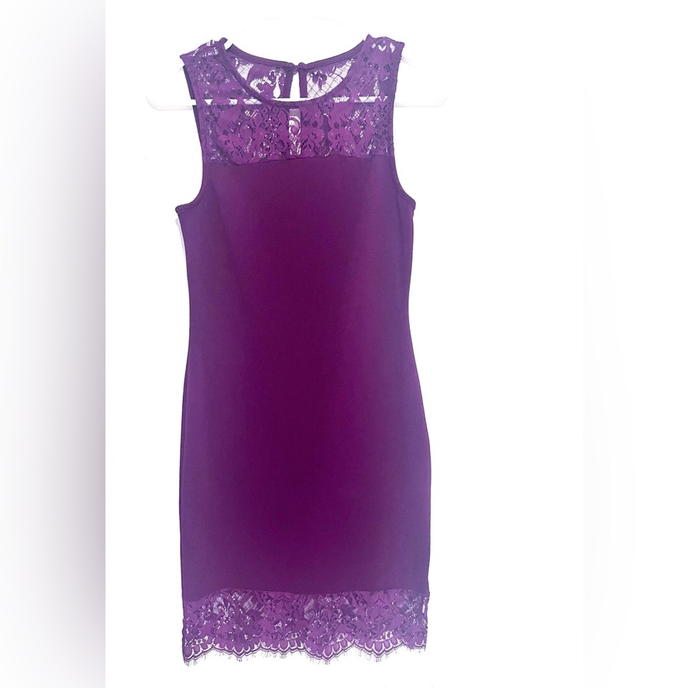 Beautiful red wine color dress. It goes very well if you wear size S or size MP.